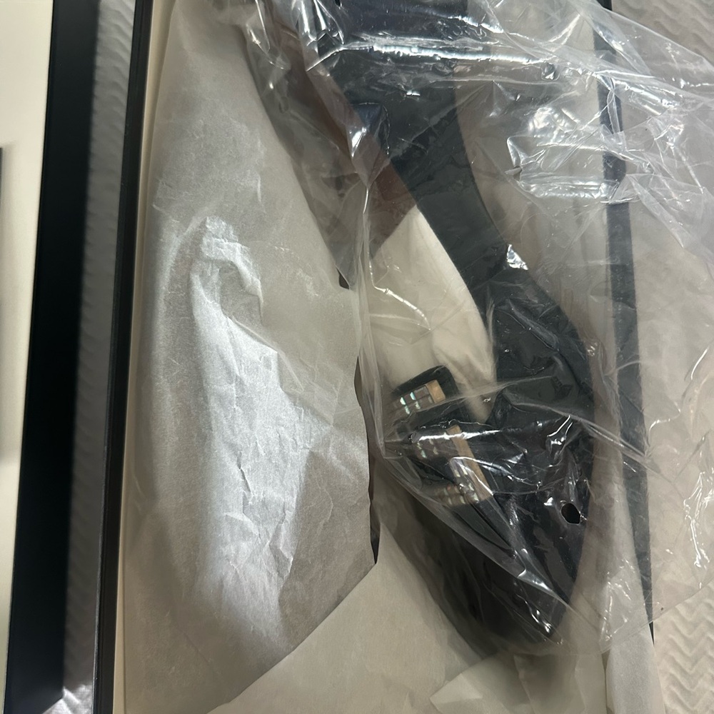 Gucci Black Loafers with Embellished Buckle and Heel - Picture 6 of 12